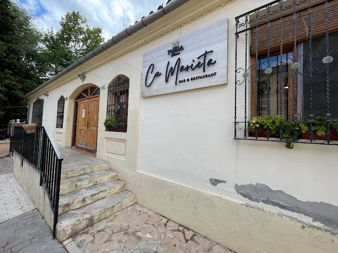 Entrada principal del Bar Restaurante Ca Marieta